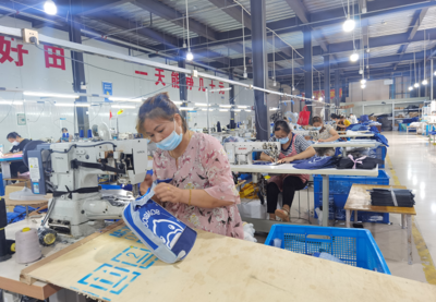 王家壩扶貧車間 家門口的箱包工廠，讓夢想在家鄉生根發芽